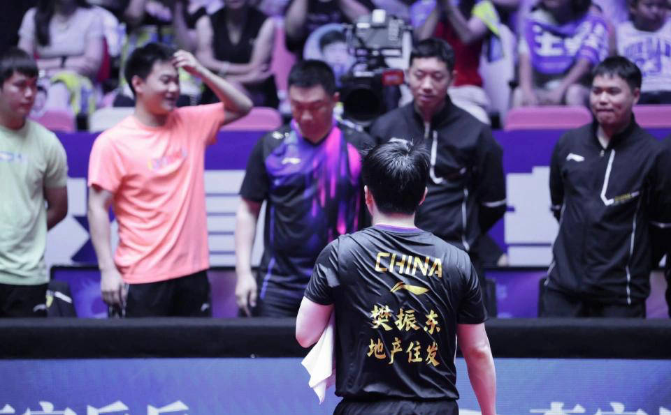 樊振东以13连胜完美收官乒超，球迷高喊“期待德甲之行”